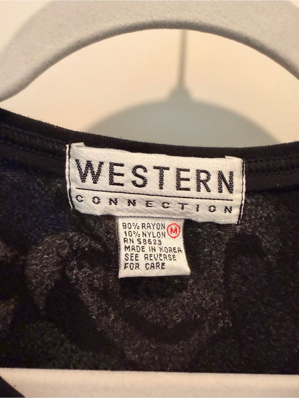 Vintage Western Connection Velvet Abstract Print
Short Sleeve Top Size M - Picture 2 of 6